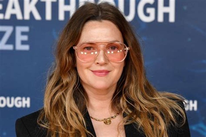 
Drew Barrymore Says She Has ‘Tried Everything’ in the Bedroom: ‘That’s Why I’m So Boring Now’ 