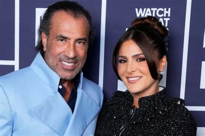 Masoud Shojaee has been married to his wife, Stephanie Shojaee, since 2019