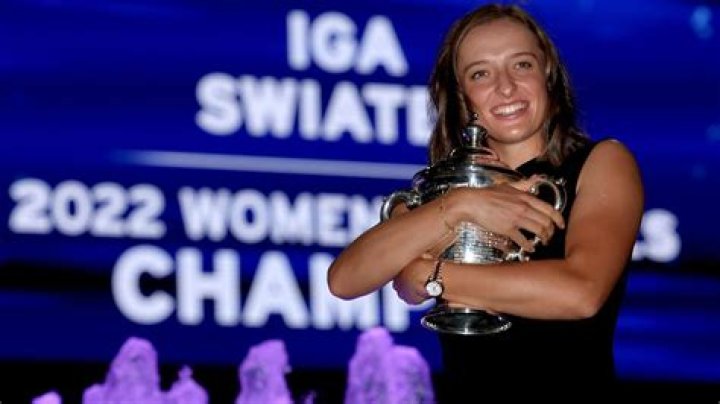 
Organisers surprise Iga Swiatek by putting ‘tiramisu’ inside US Open 2022 trophy 
