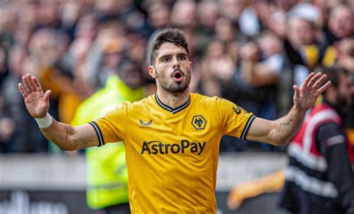 
Pedro Neto reacts to Arsenal transfer interest 