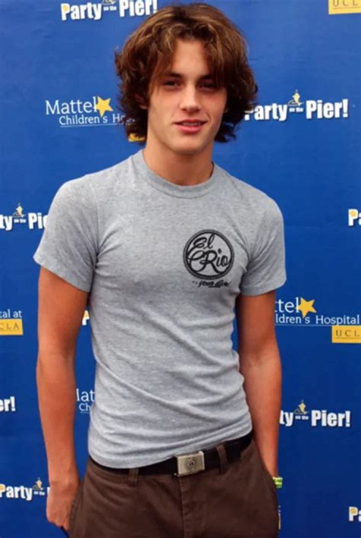 Penn Badgley Height, Weight, Net Worth, Age, Birthday, Wikipedia, Who, Nationality, Biography