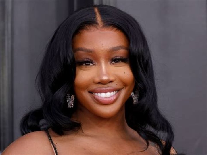 SZA Height, Weight, Net Worth, Age, Birthday, Wikipedia, Who, Nationality, Biography