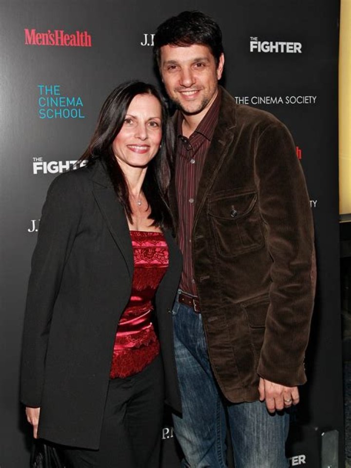 
The Untold Truth About Ralph Macchio’s Wife – Phyllis Fierro 