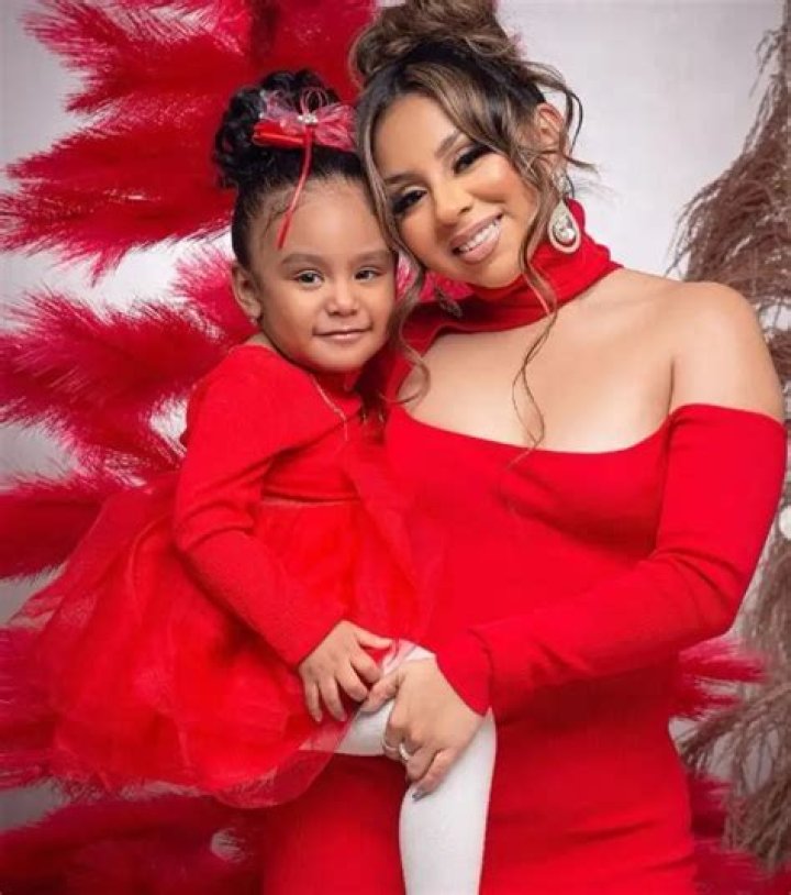 
Who Is American Singer and Social Media Star Armon Warren’s Baby Mother? 