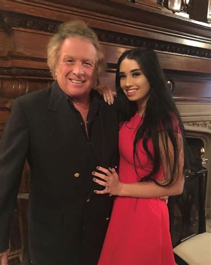 Who is Don McLean’s 48 years younger girlfriend Paris Dylan?