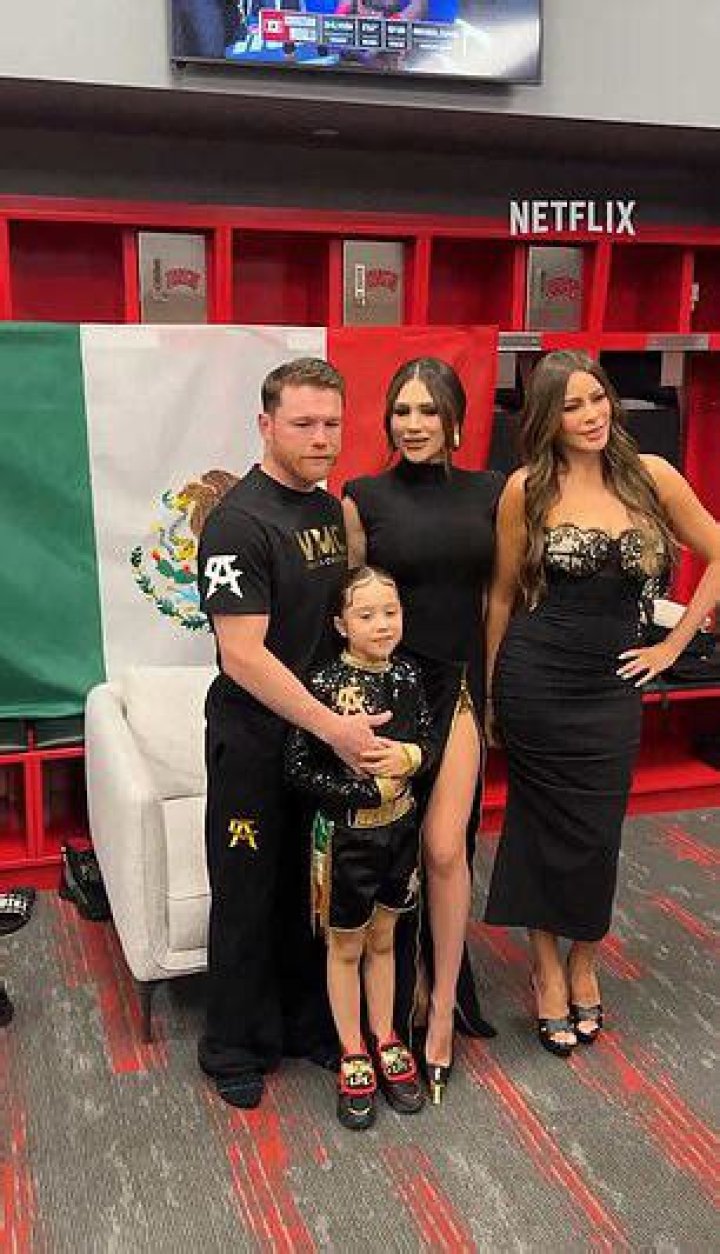 
Who Is Scott Allan? Meet The Boxer’s Wife & Family 