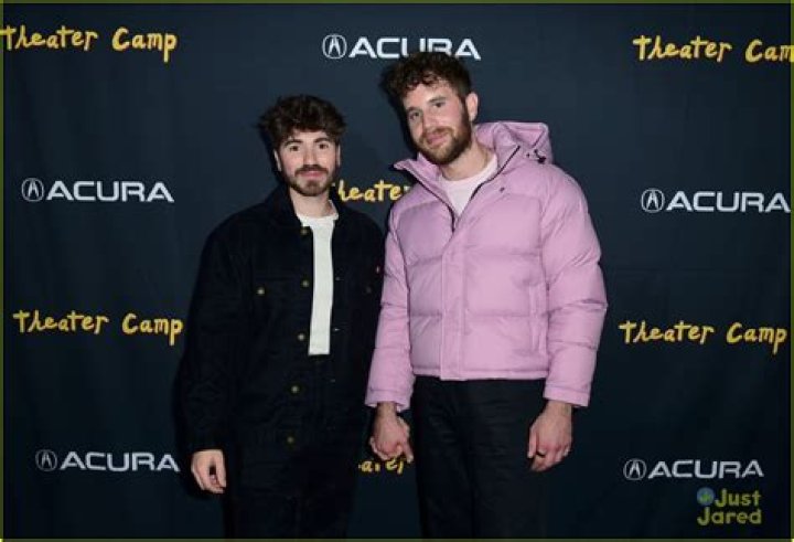 
Who Is Zoey Deutch Boyfriend 2022 Jimmy Tatro And What Happened With Dylan Hayes? 